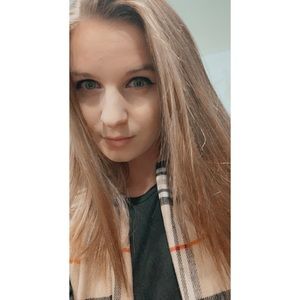 Meet your Posher, Stephanie